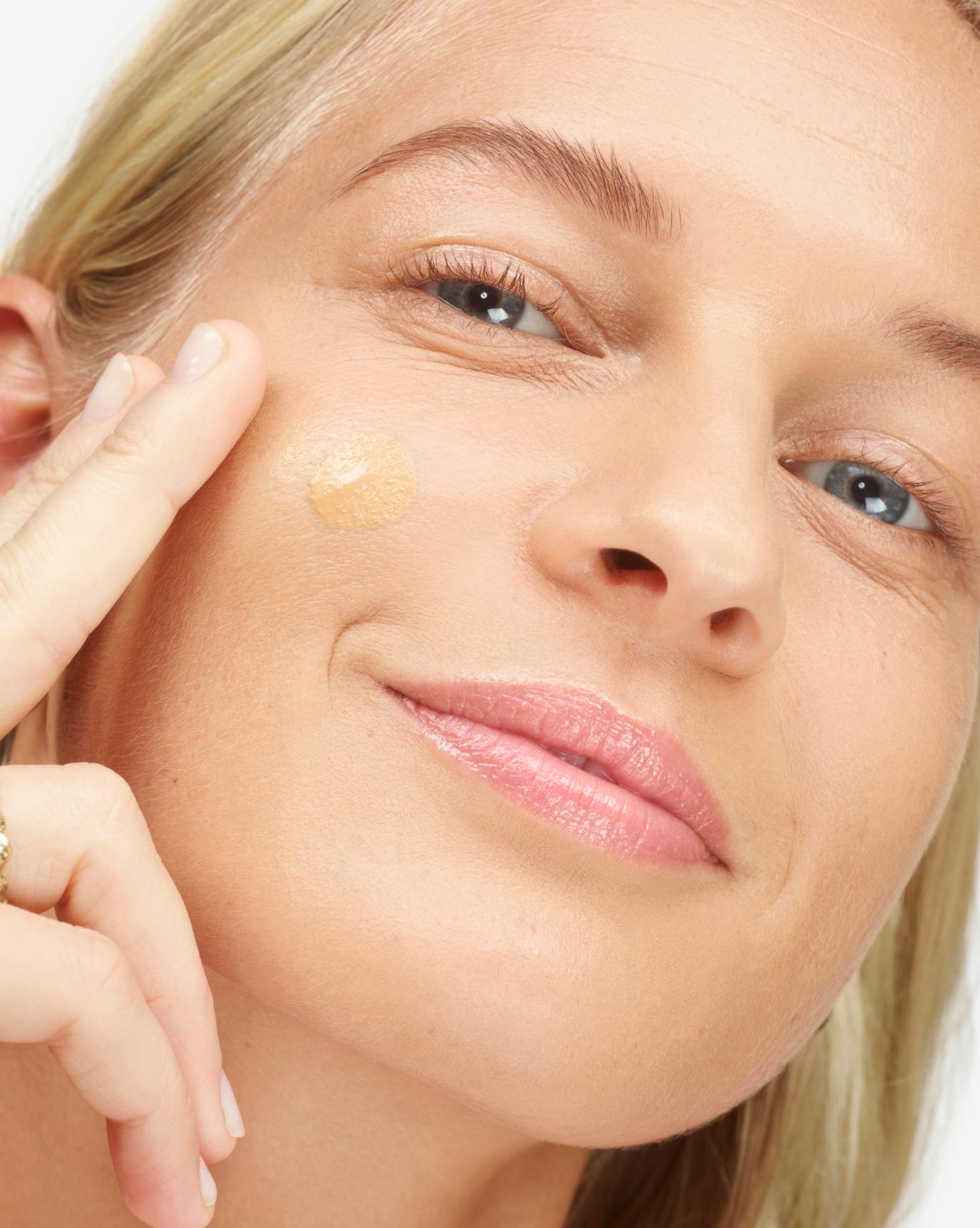 Medium Silken Veil Foundation