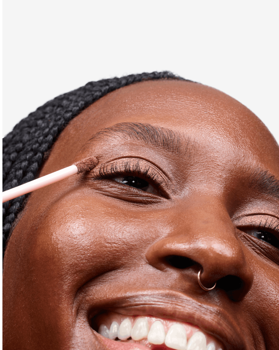 LumeVeil Glistening Eye Glow