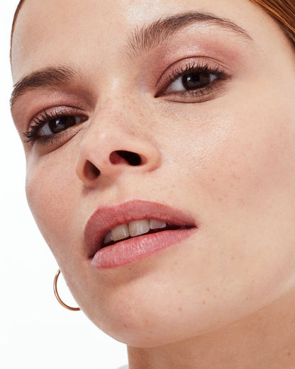 LumeVeil Glistening Eye Glow