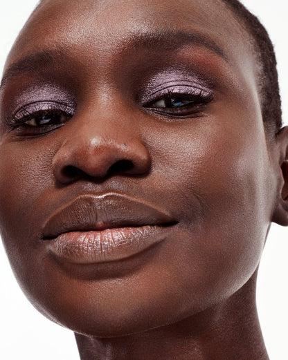 LumeVeil Glistening Eye Glow