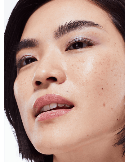 LumeVeil Glistening Eye Glow