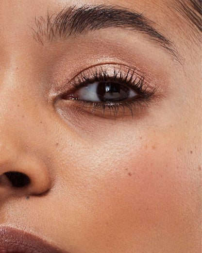 LumeVeil Glistening Eye Glow