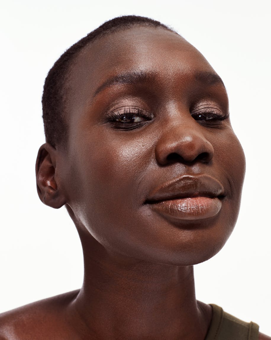 LumeVeil Glistening Eye Glow